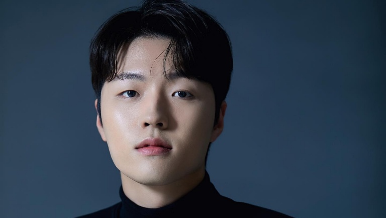 Obtenga más información sobre el actor novato Park SeungBin que actúa en el drama coreano BL «Choco Milk Shake»