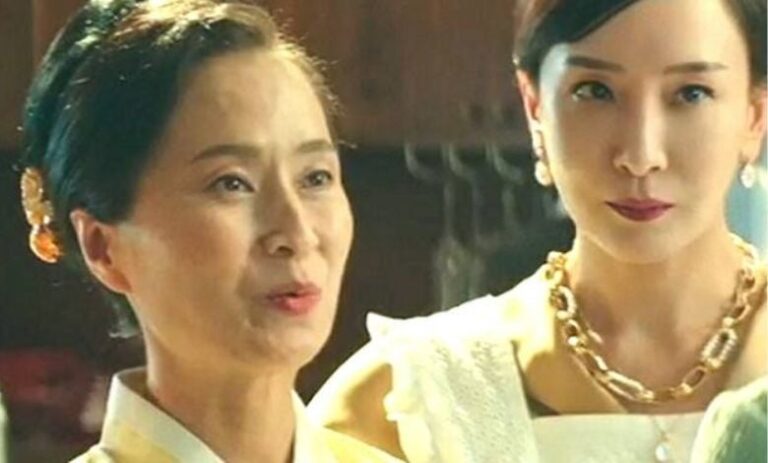 This “Reborn Rich” actress has played a grandmother many times even though she is the same age as Lee Young Ae and Ko Hyun Jung 