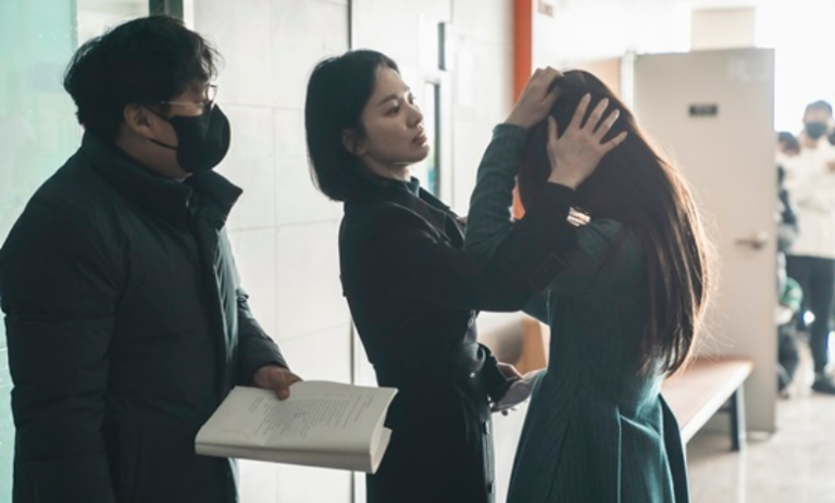 “The Glory” Song Hye Kyo, cortes tras bambalinas llenos de quemaduras